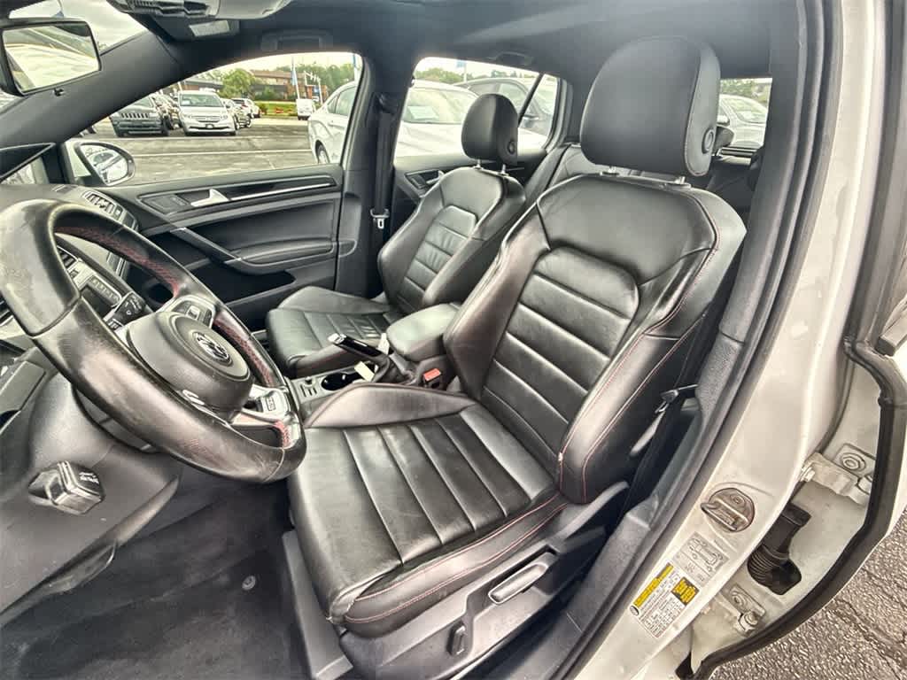 Thumbnail: 2016 Volkswagen Golf - 15