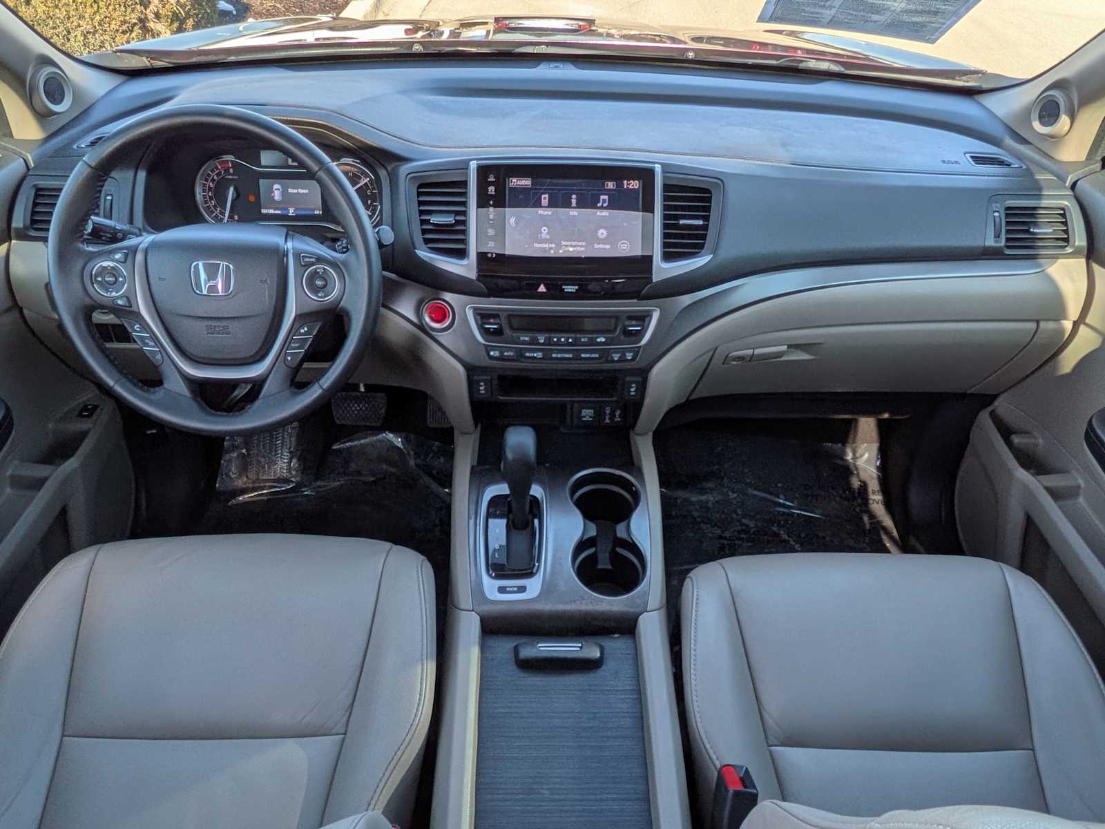 Thumbnail: 2017 Honda Pilot - 15