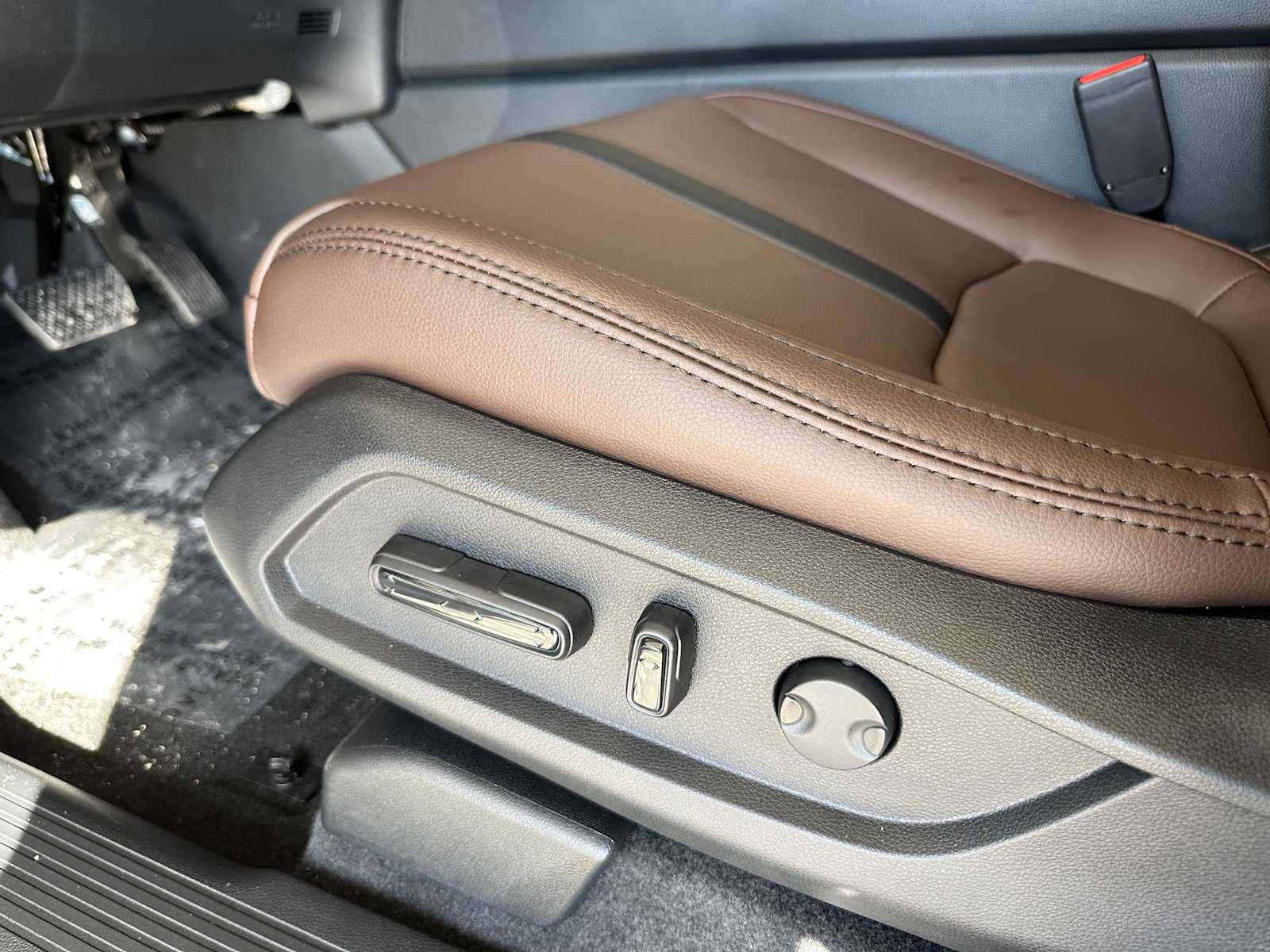 Thumbnail: 2026 Honda Pilot - 25