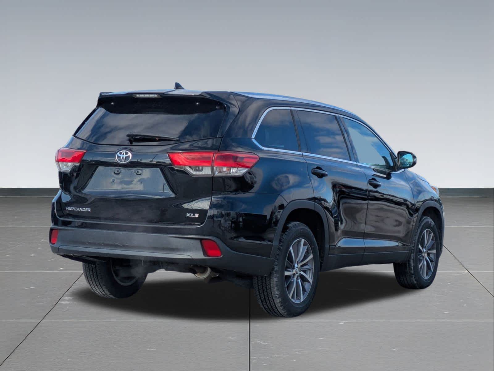 Thumbnail: 2019 Toyota Highlander - 6