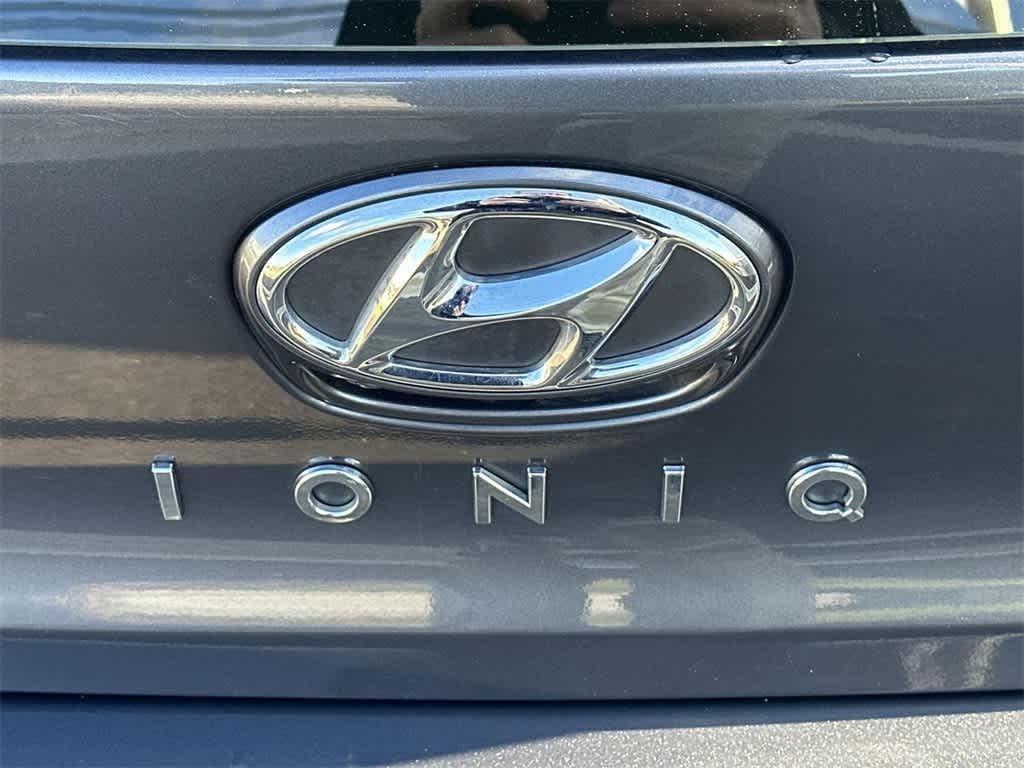 2017 Hyundai Ioniq SEL 10