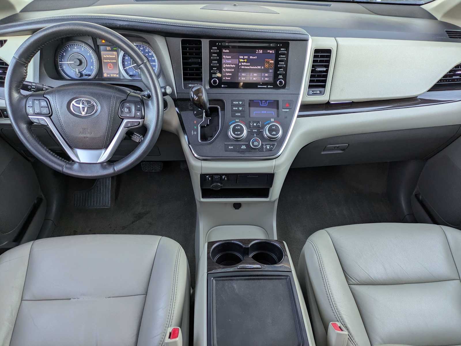 Thumbnail: 2018 Toyota Sienna - 14