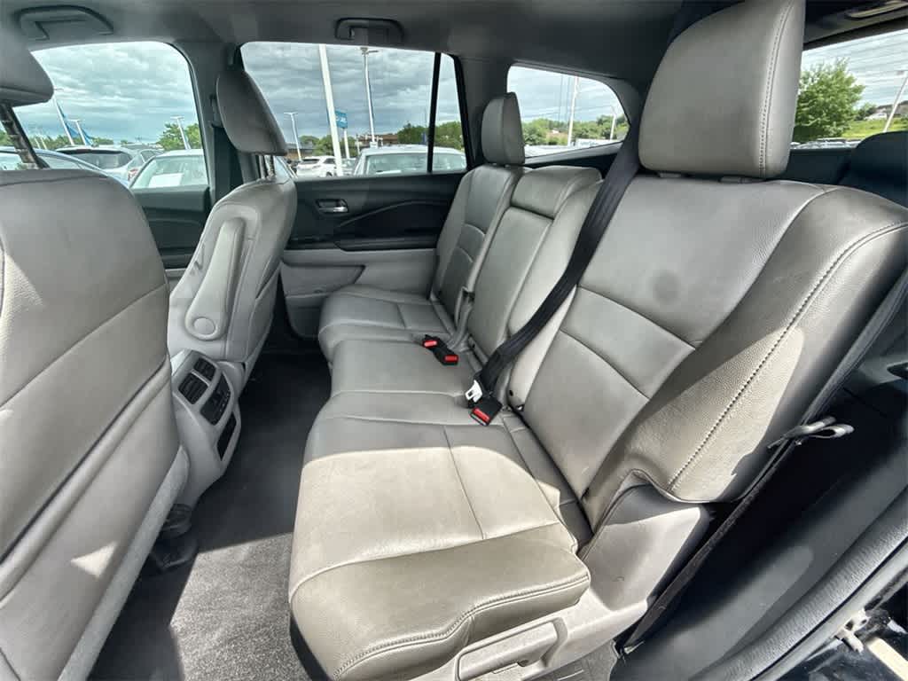 Thumbnail: 2016 Honda Pilot - 18