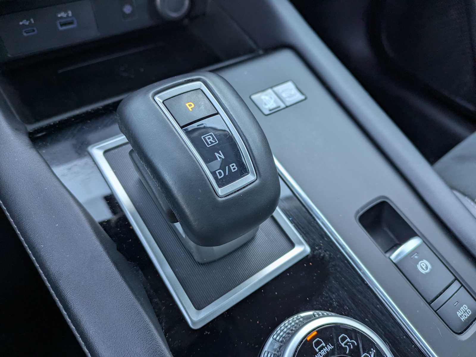 Thumbnail: 2023 Mitsubishi Outlander - 32