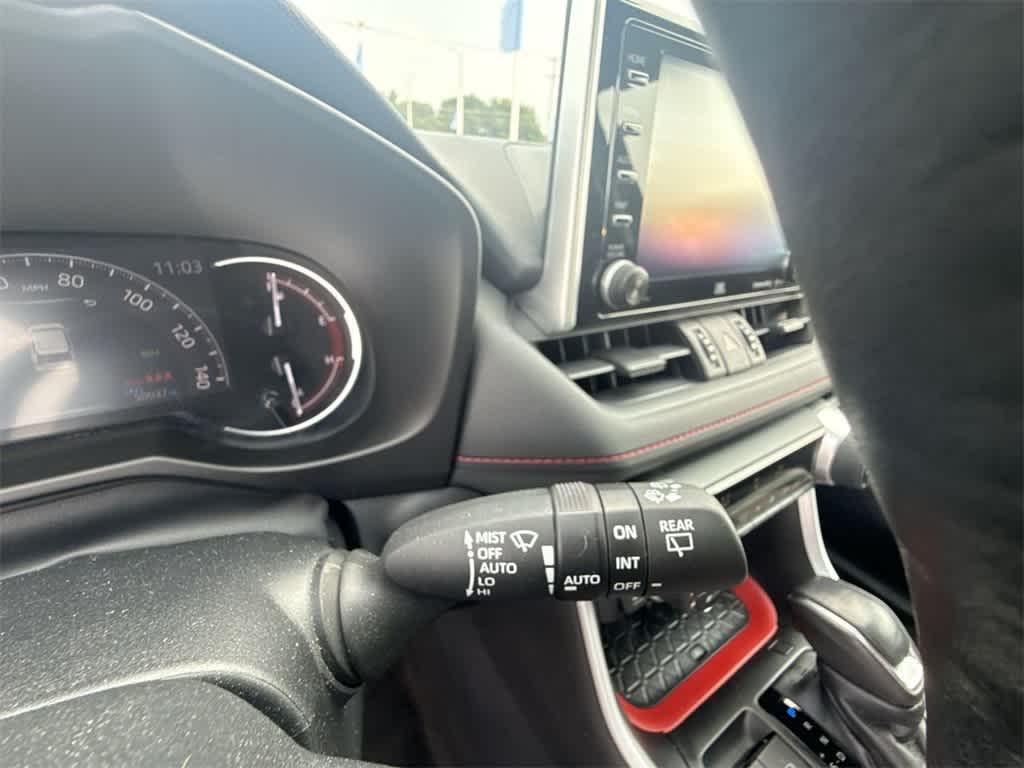 Thumbnail: 2020 Toyota RAV4 - 25