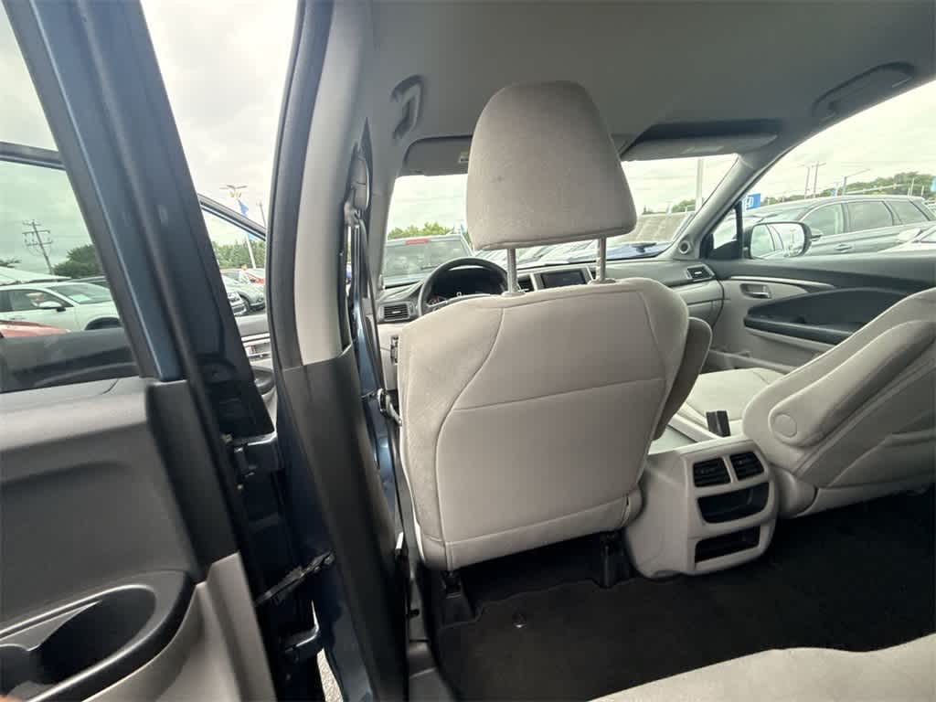 Thumbnail: 2016 Honda Pilot - 17