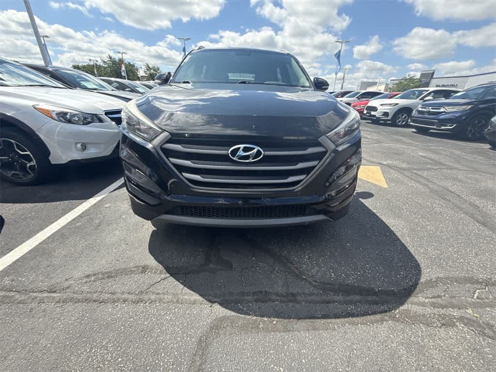 Thumbnail: 2016 Hyundai Tucson - 9