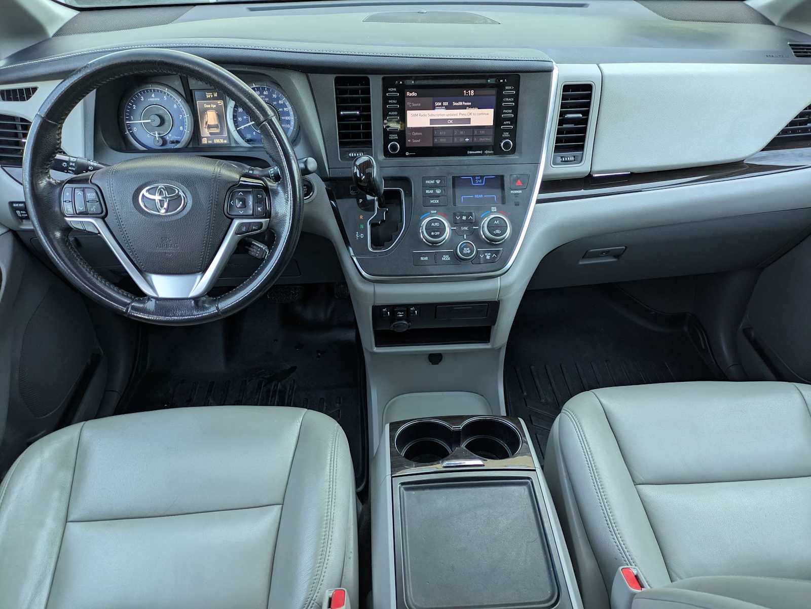 Thumbnail: 2019 Toyota Sienna - 14