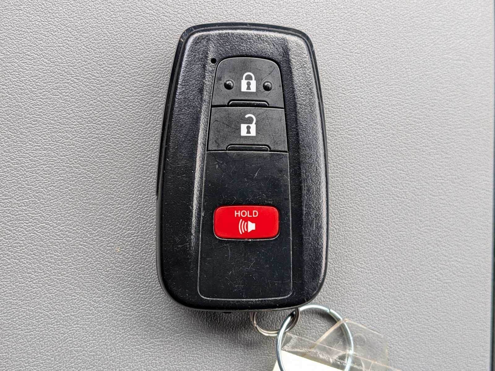 Thumbnail: 2022 Toyota Highlander - 32