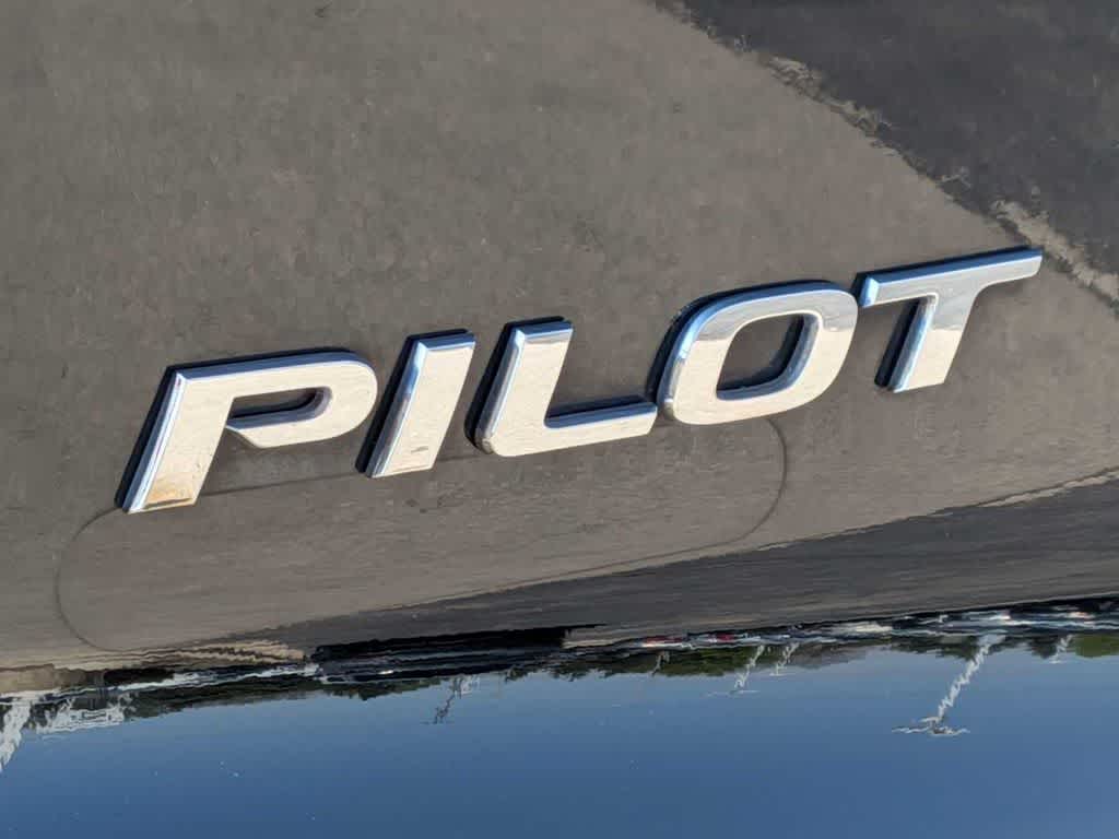 Thumbnail: 2017 Honda Pilot - 15
