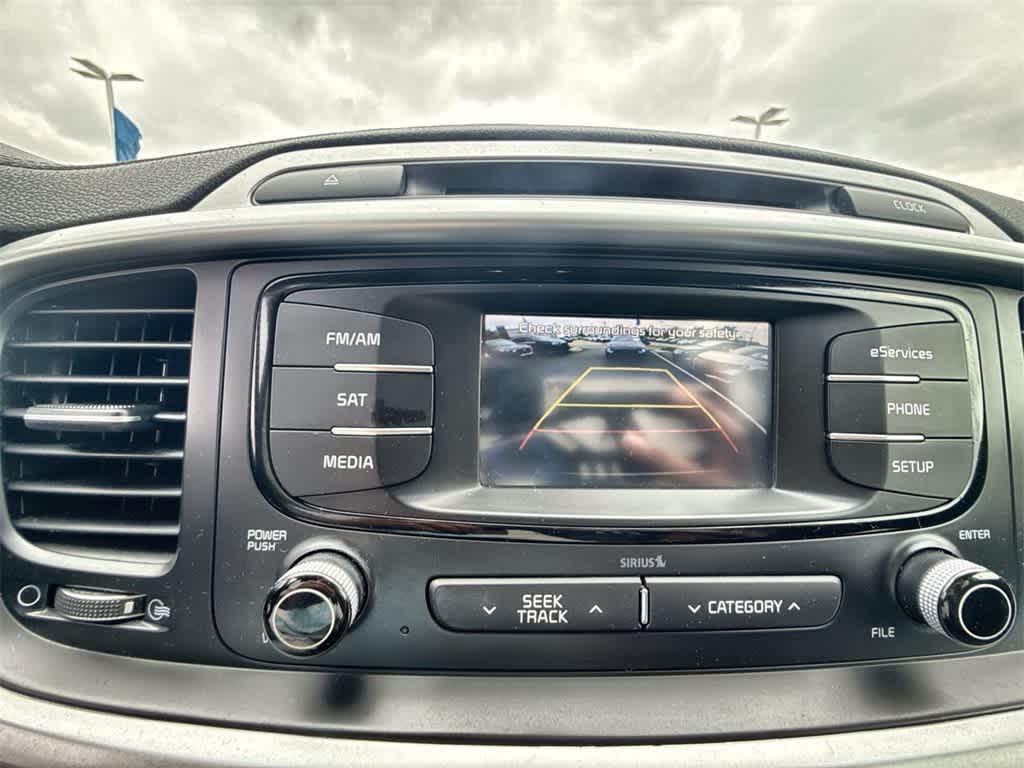 2016 Kia Sorento LX 27