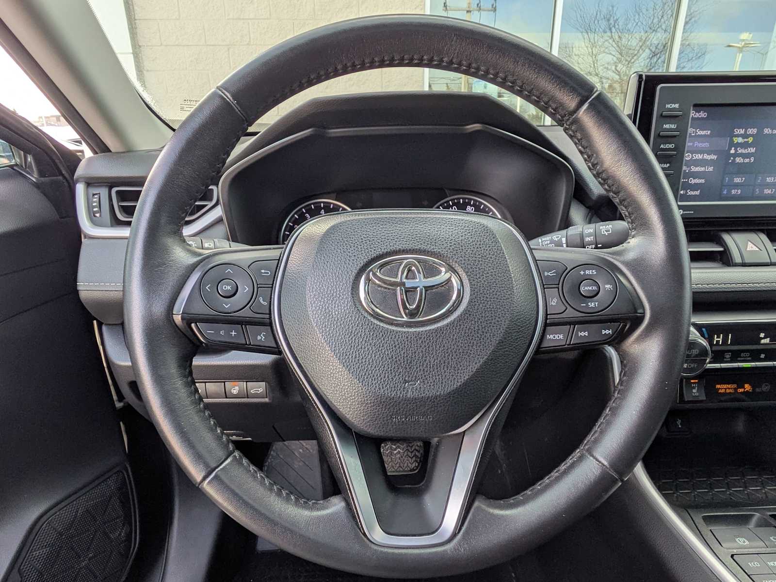 Thumbnail: 2020 Toyota RAV4 - 23