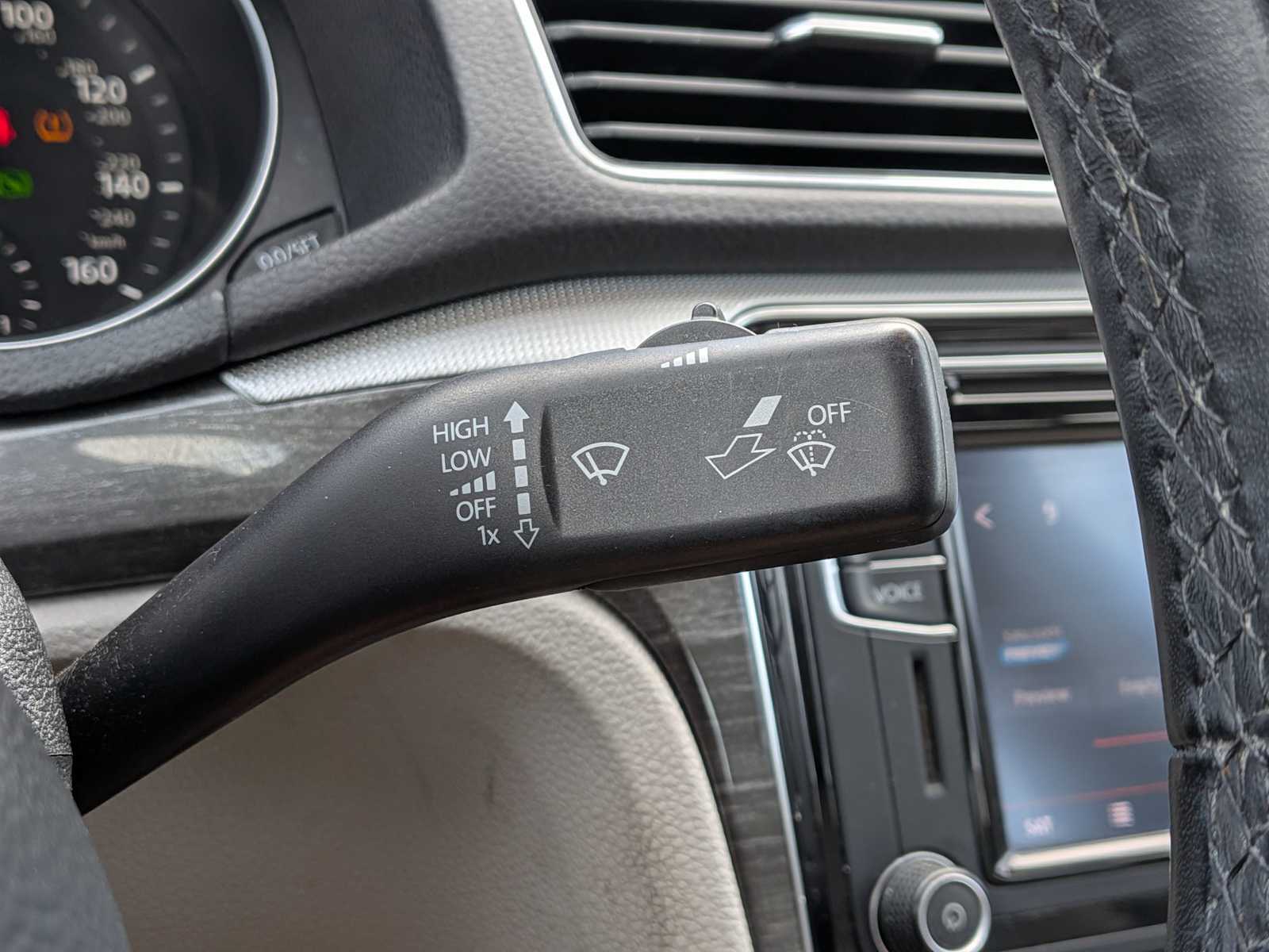 Thumbnail: 2016 Volkswagen Passat - 26