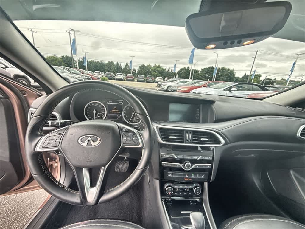 Thumbnail: 2018 INFINITI QX30 - 14