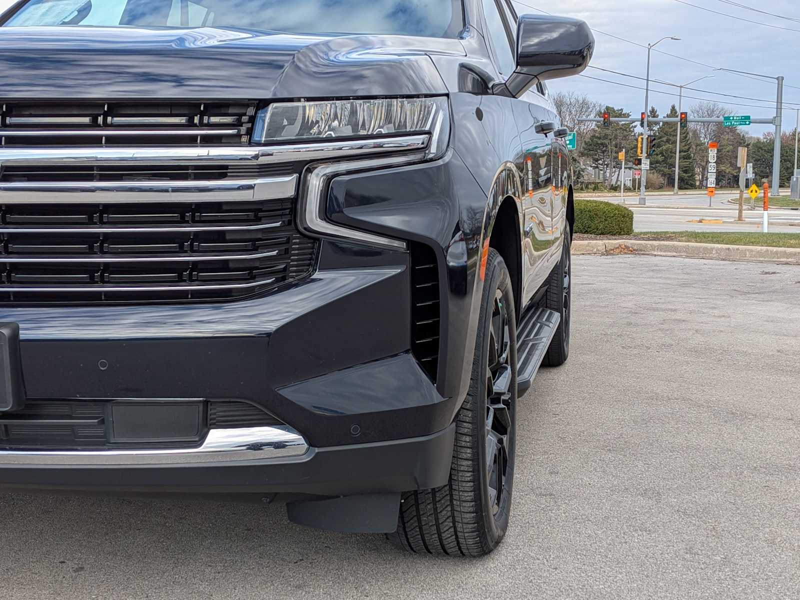 Thumbnail: 2023 Chevrolet Tahoe - 10