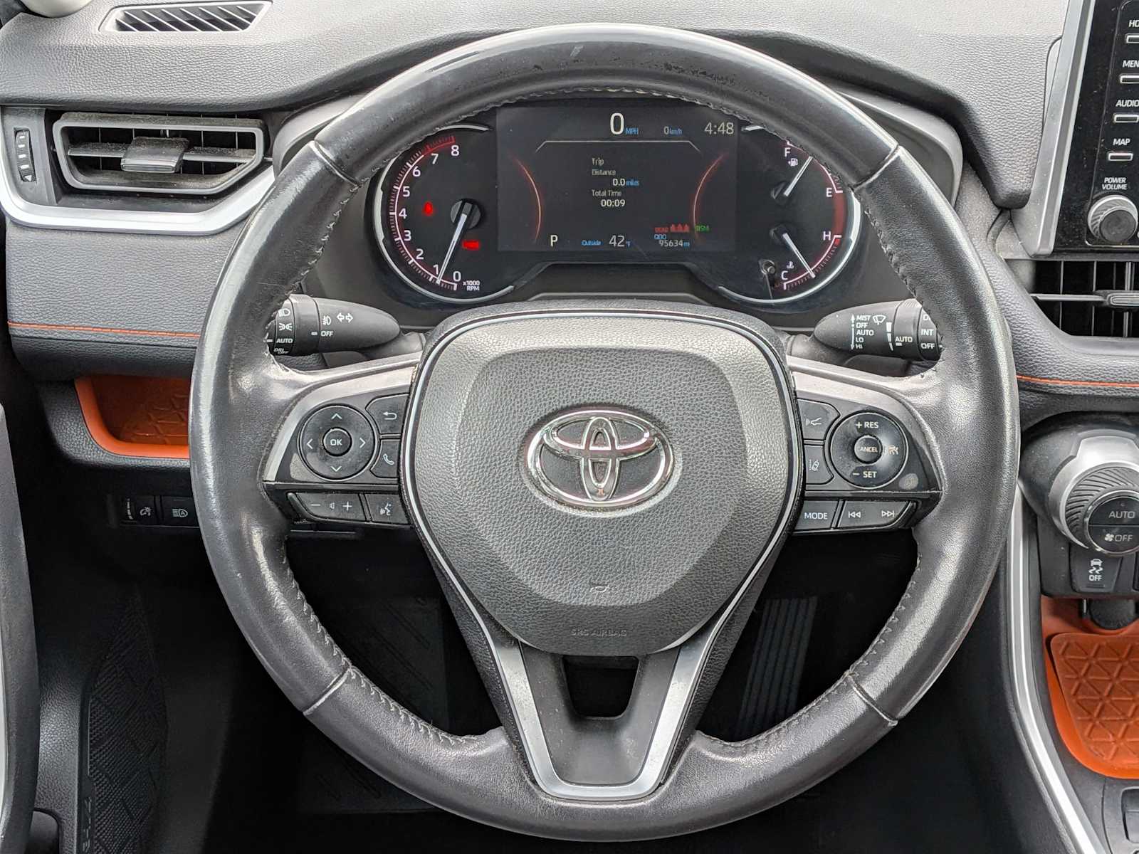 Thumbnail: 2019 Toyota RAV4 - 23