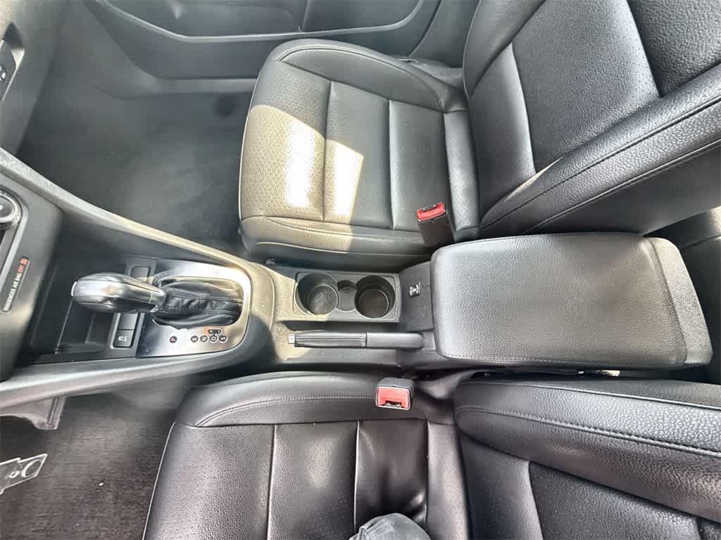 Thumbnail: 2012 Volkswagen Jetta - 26