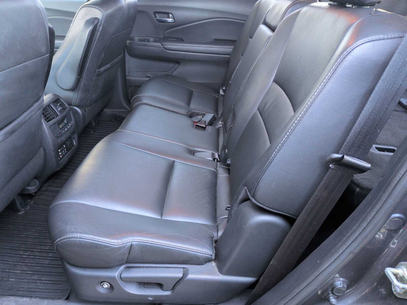 Thumbnail: 2016 Honda Pilot - 20