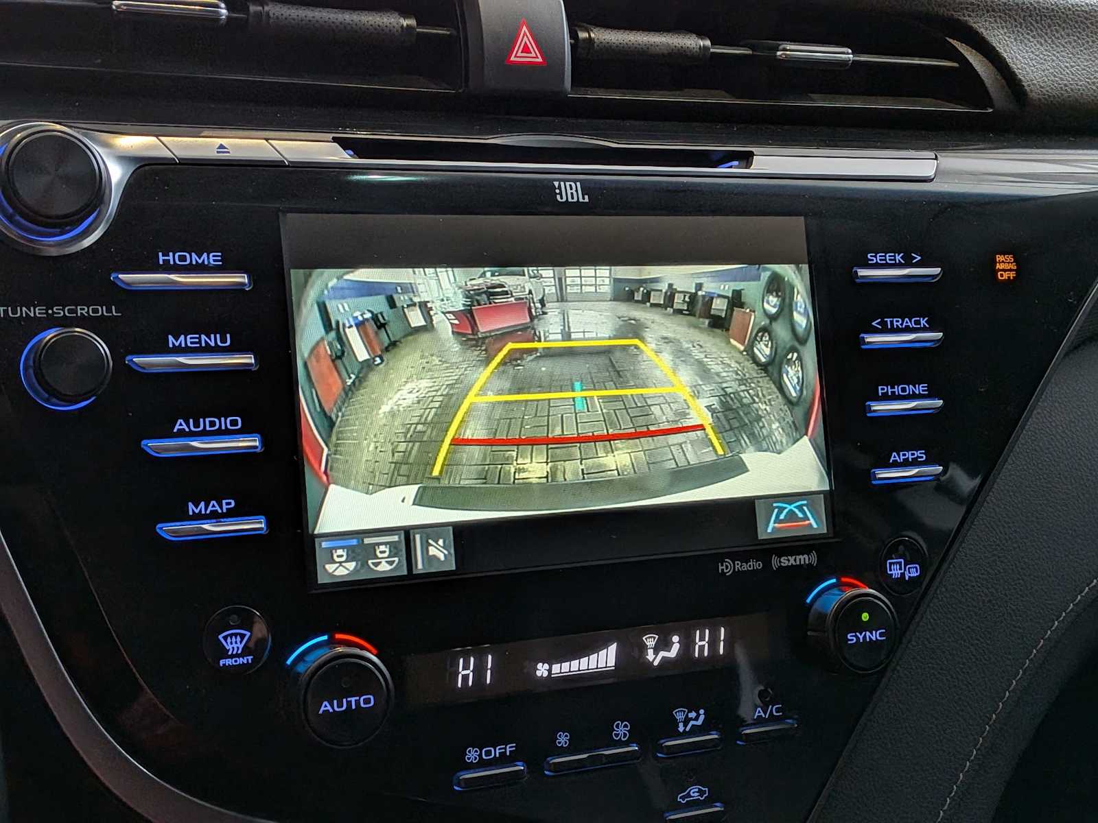 Thumbnail: 2019 Toyota Camry - 28