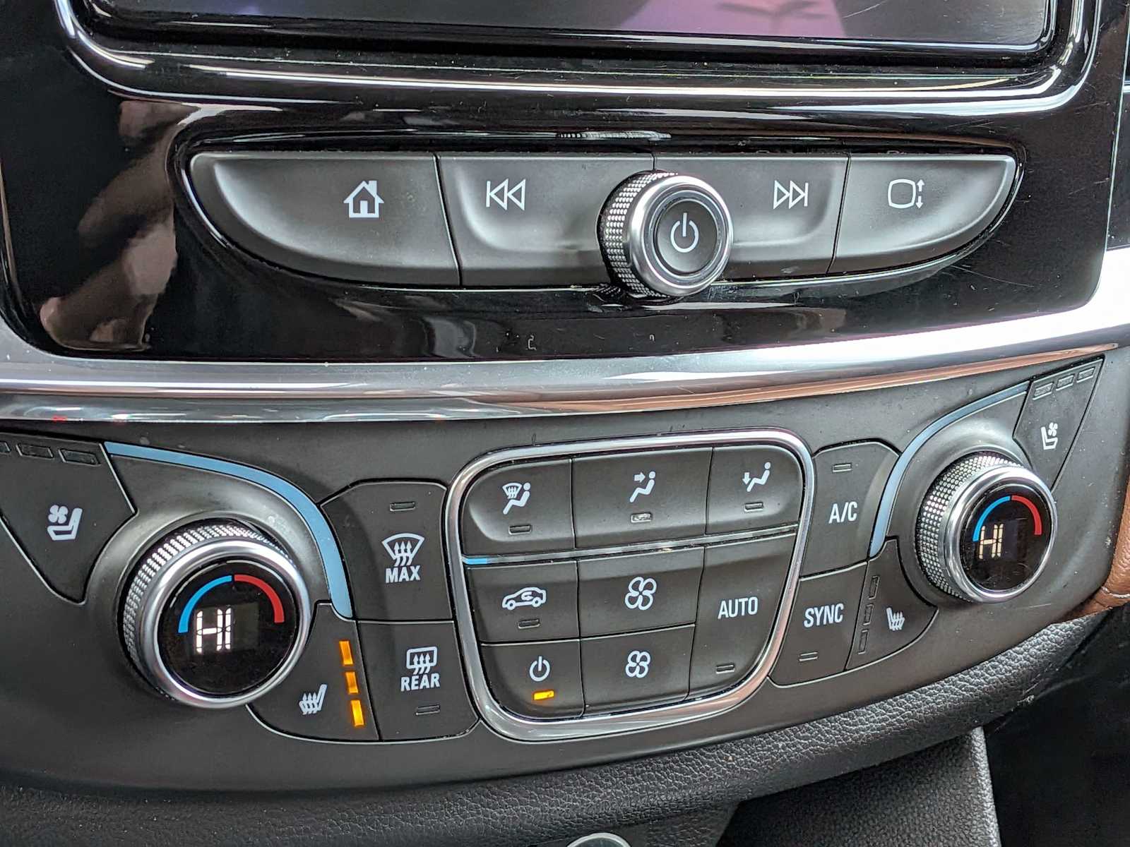 Thumbnail: 2019 Chevrolet Traverse - 33