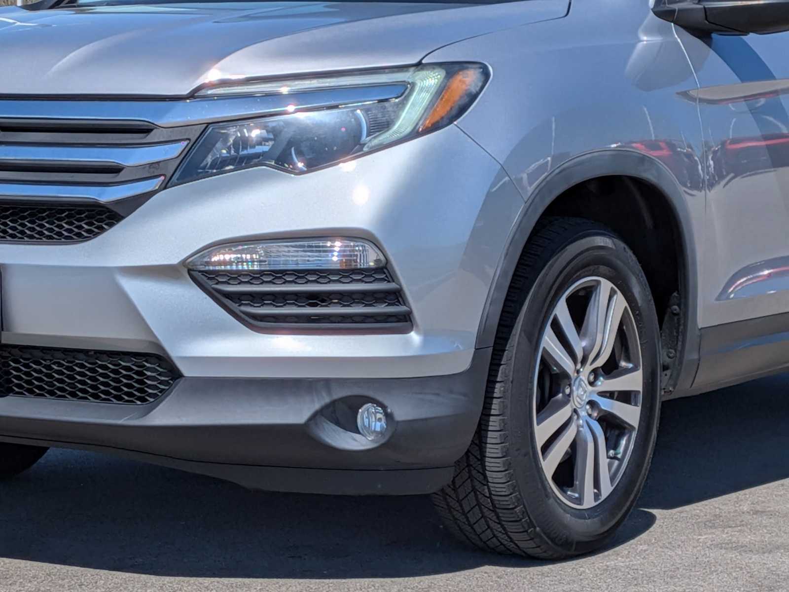 Thumbnail: 2018 Honda Pilot - 10
