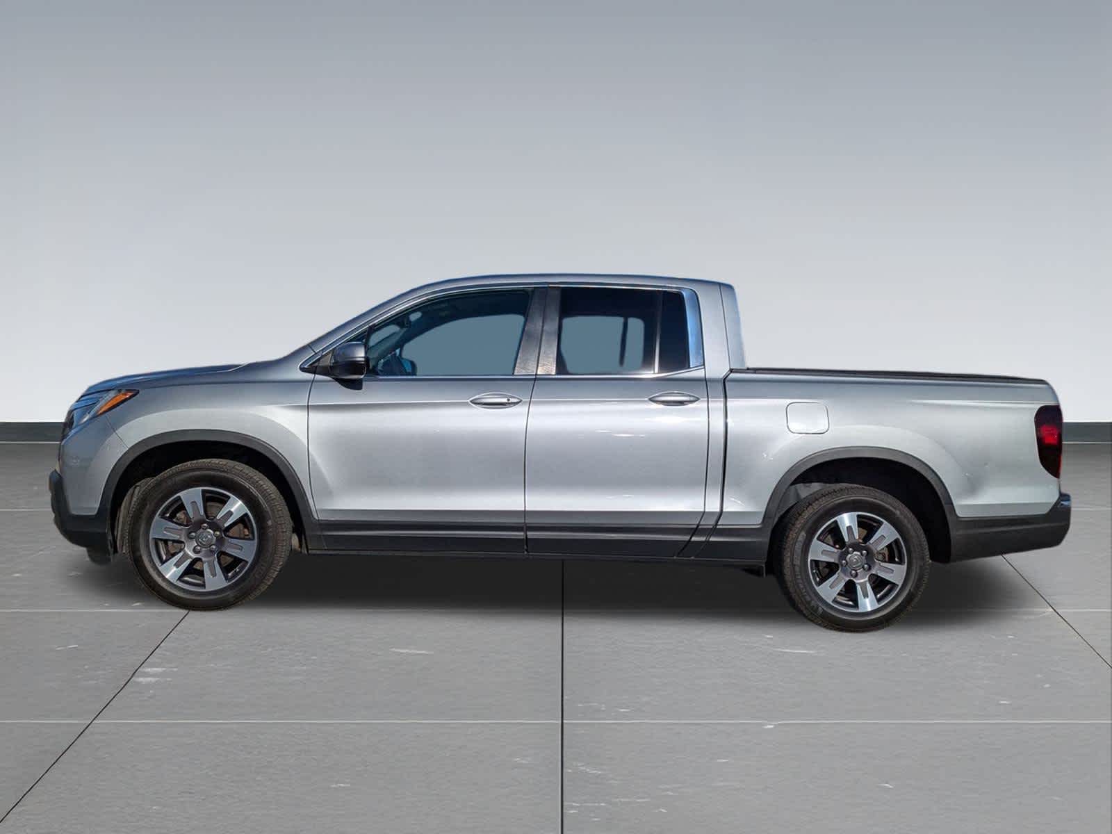 2018 Honda Ridgeline RTL-T photo 2