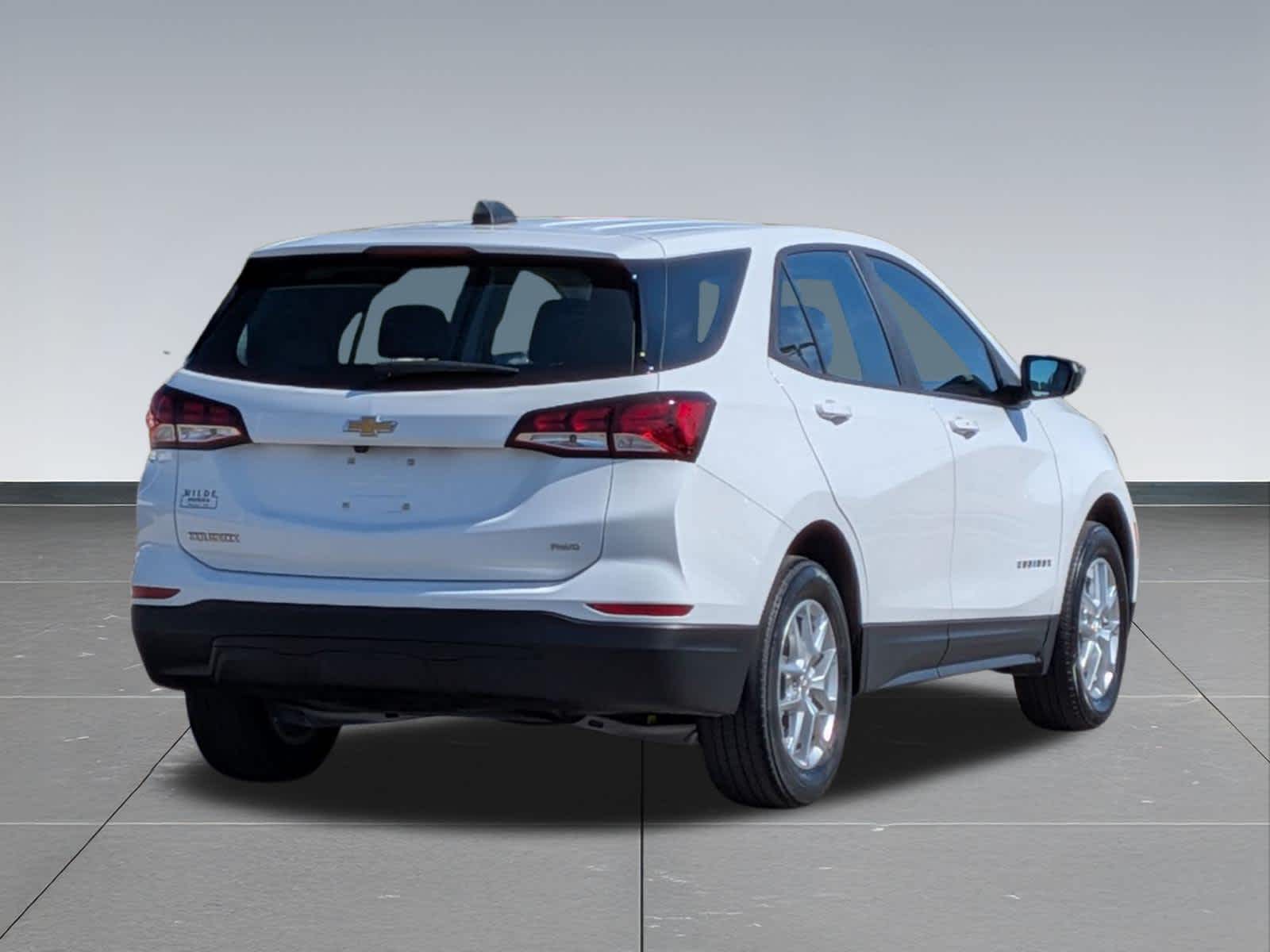 Thumbnail: 2022 Chevrolet Equinox - 4