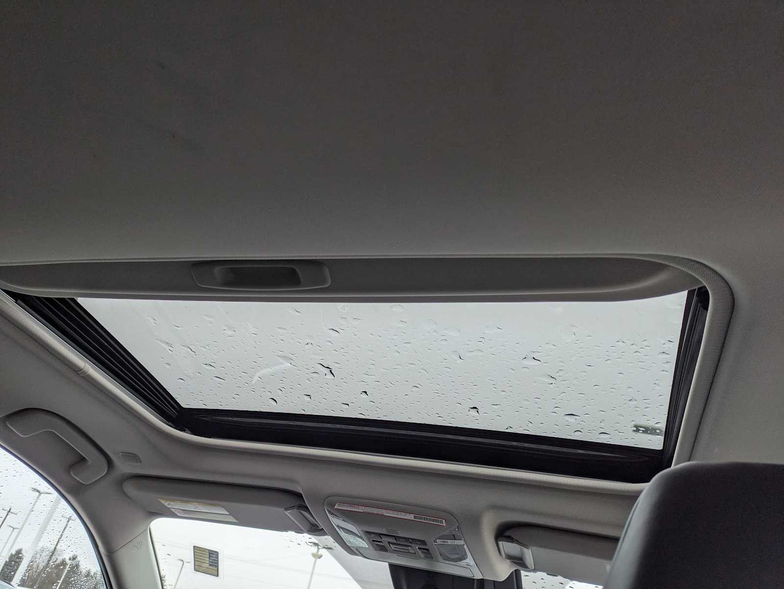 Thumbnail: 2023 Toyota RAV4 - 21