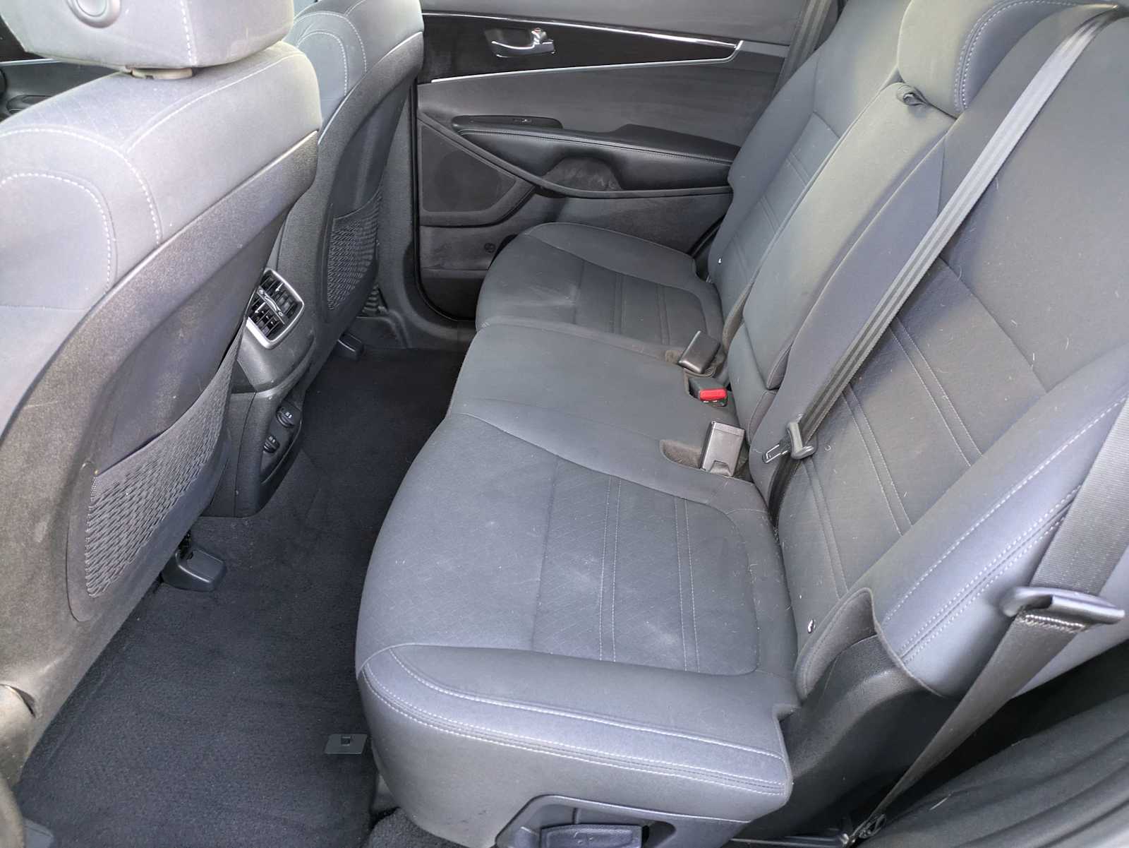 Thumbnail: 2019 Kia Sorento - 17