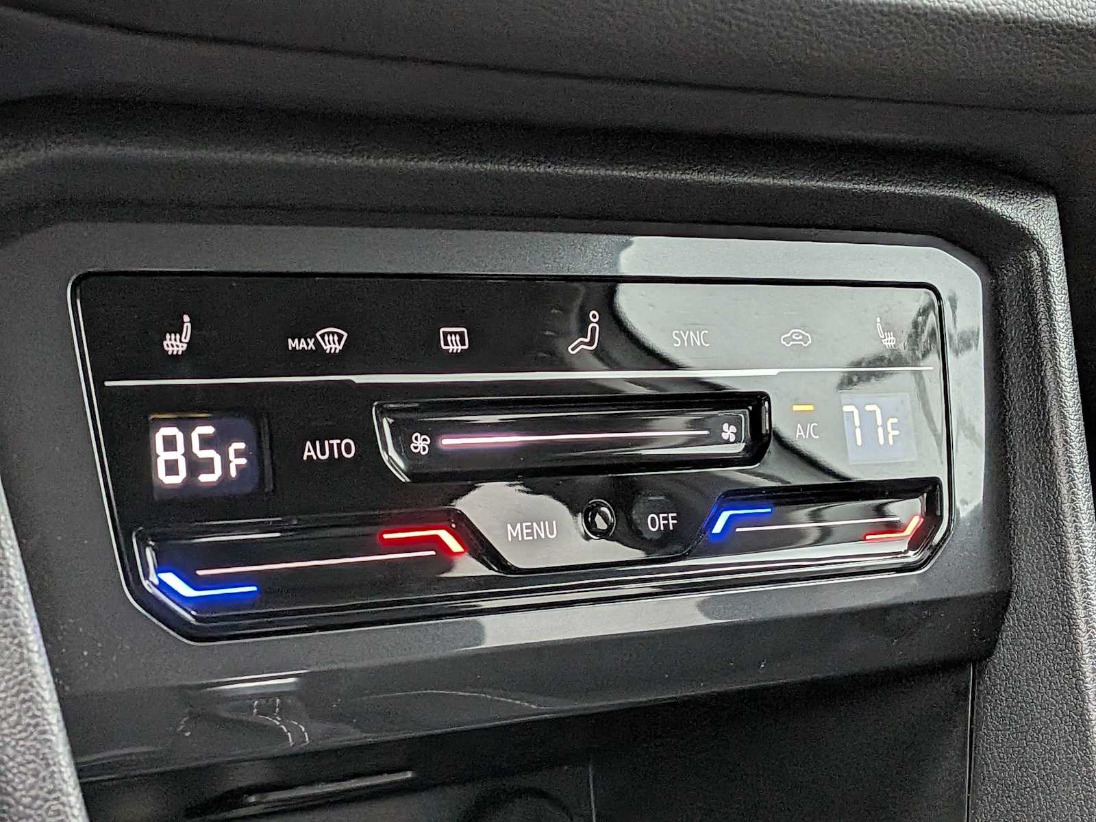 Thumbnail: 2024 Volkswagen Tiguan - 30