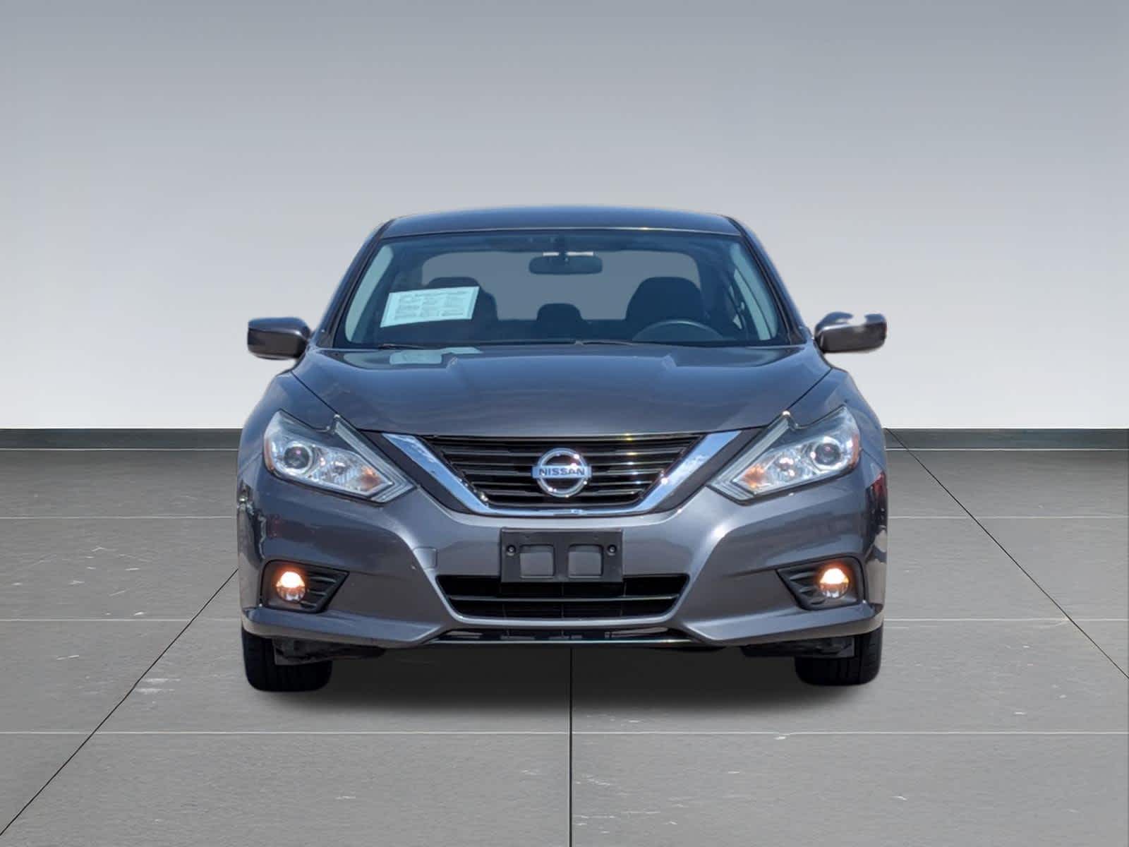 Thumbnail: 2016 Nissan Altima - 8