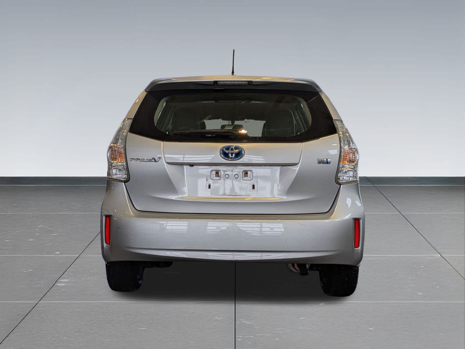 Thumbnail: 2014 Toyota Prius v - 5