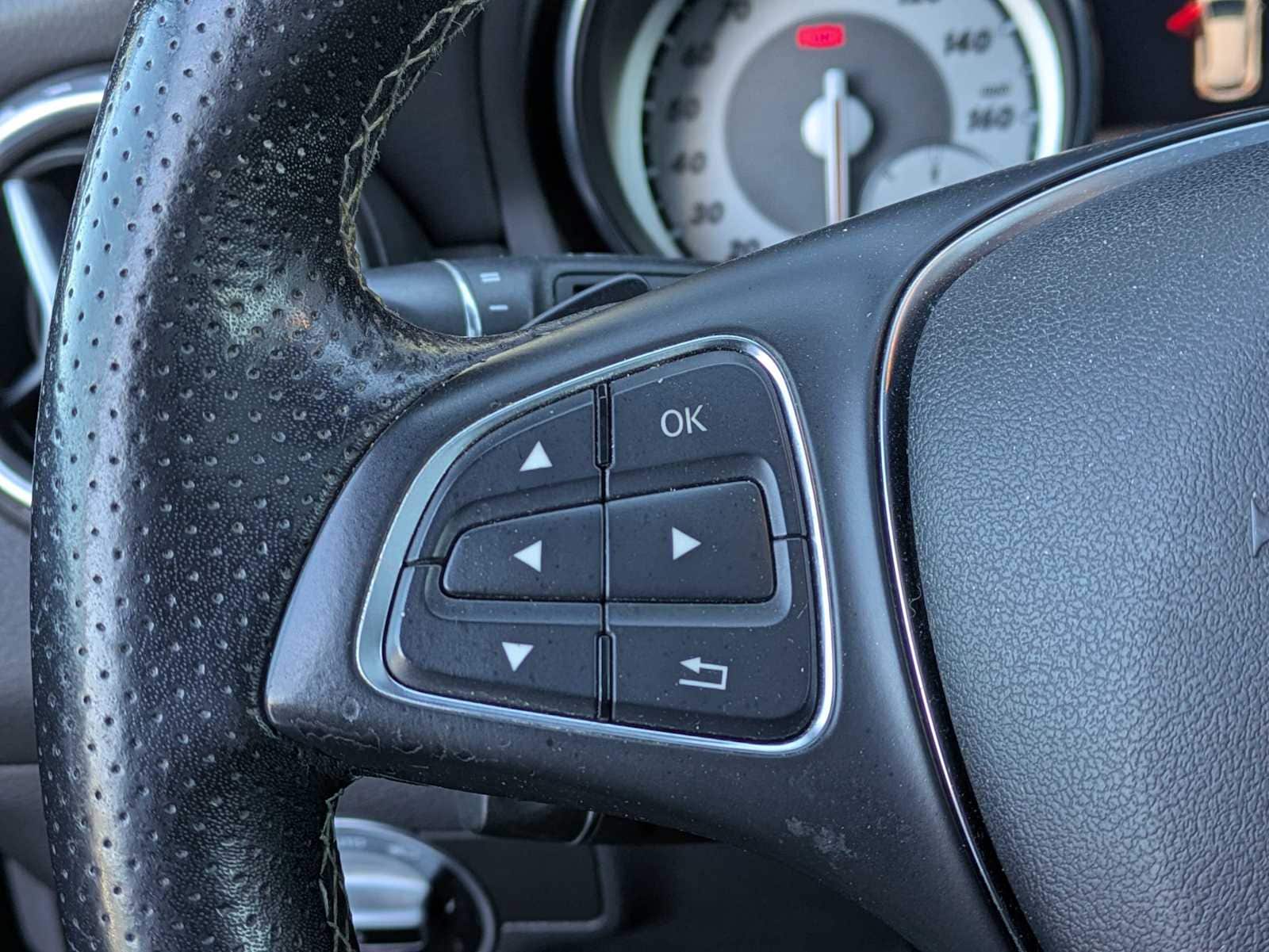 Thumbnail: 2017 Mercedes-Benz GLA - 24