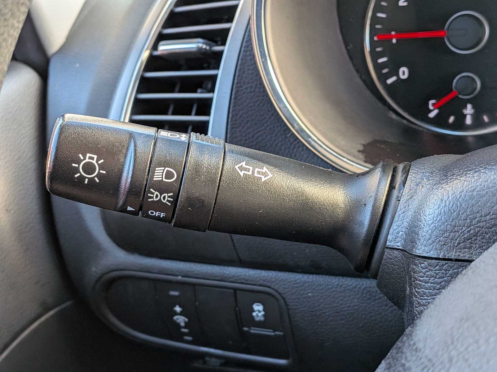 Thumbnail: 2017 Kia Forte - 22