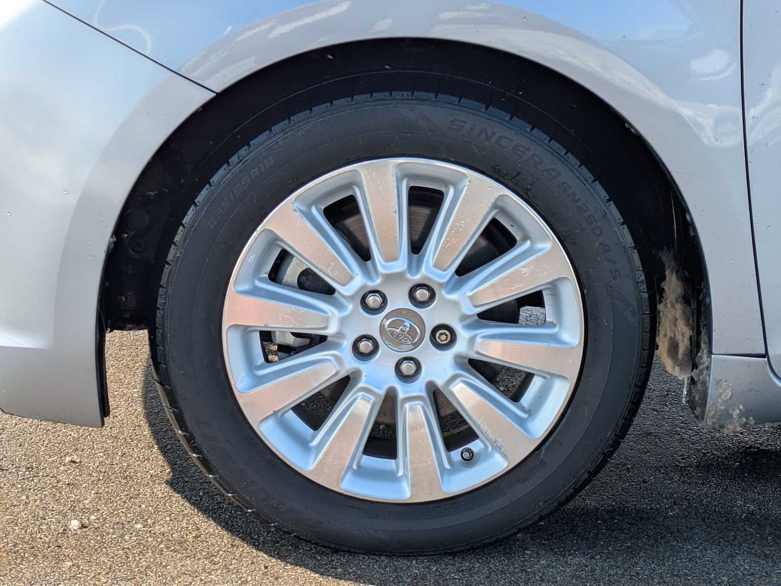 Thumbnail: 2012 Toyota Sienna - 13