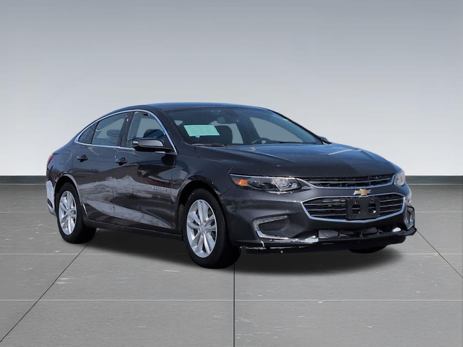 Thumbnail: 2016 Chevrolet Malibu - 8