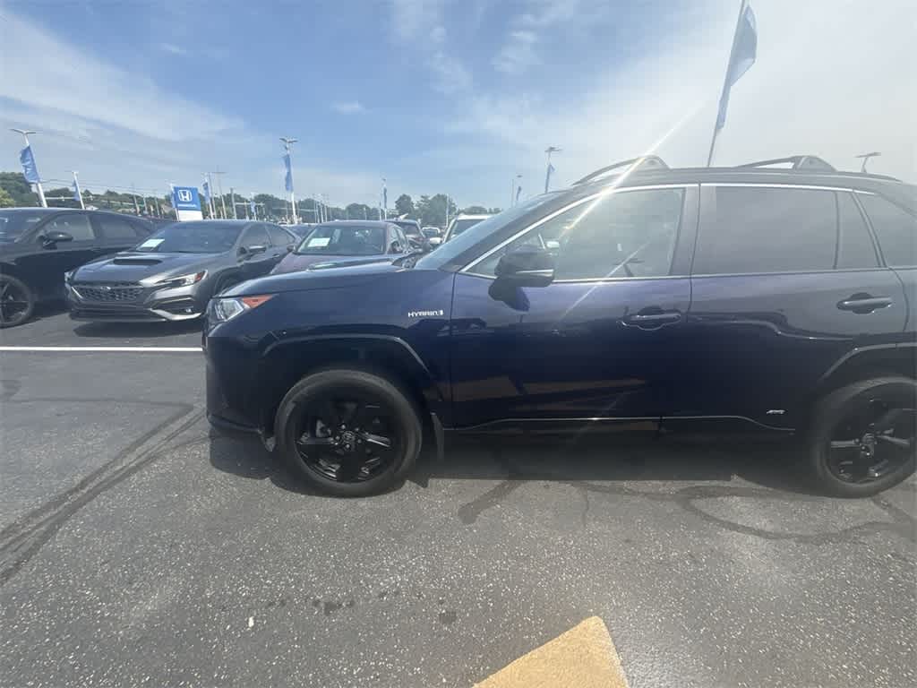 Thumbnail: 2021 Toyota RAV4 - 3