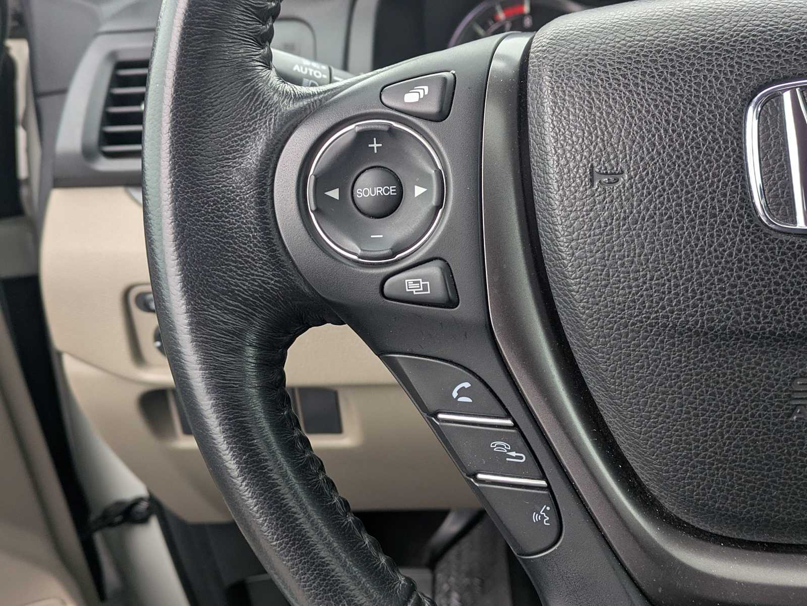 Thumbnail: 2017 Honda Pilot - 24