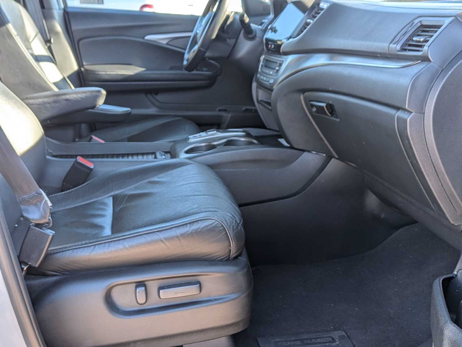 Thumbnail: 2023 Honda Passport - 18