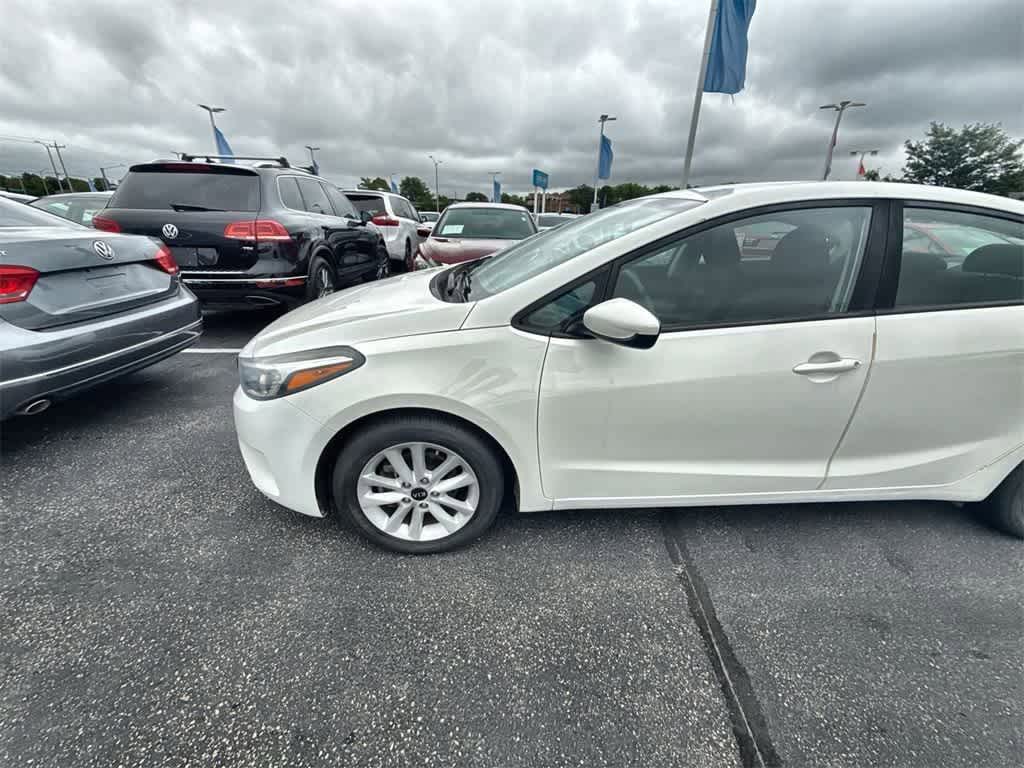 Thumbnail: 2017 Kia Forte - 3