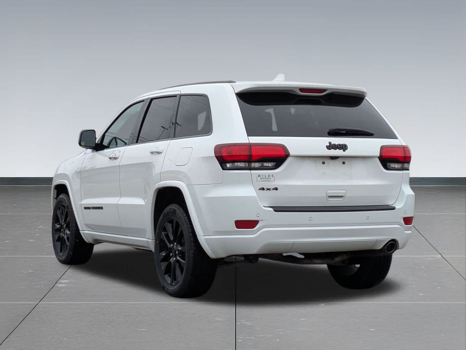 Thumbnail: 2020 Jeep Grand Cherokee - 4