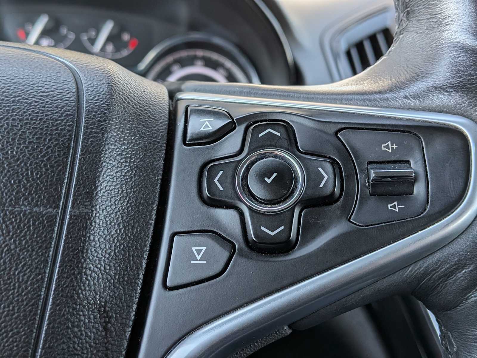 Thumbnail: 2016 Buick Regal - 23