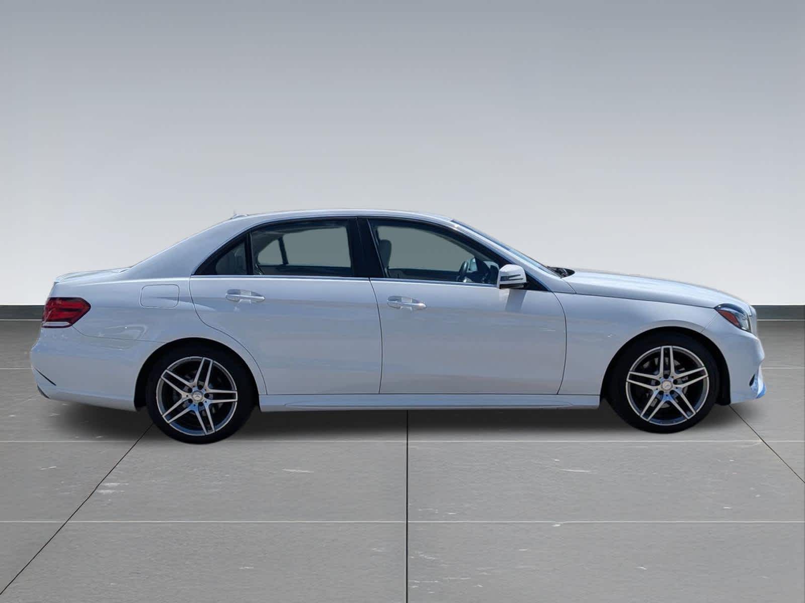 Thumbnail: 2014 Mercedes-Benz E-Class - 6