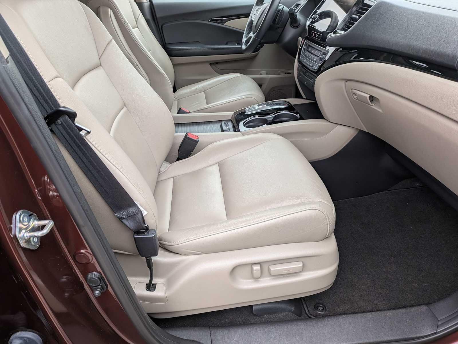 Thumbnail: 2019 Honda Pilot - 24