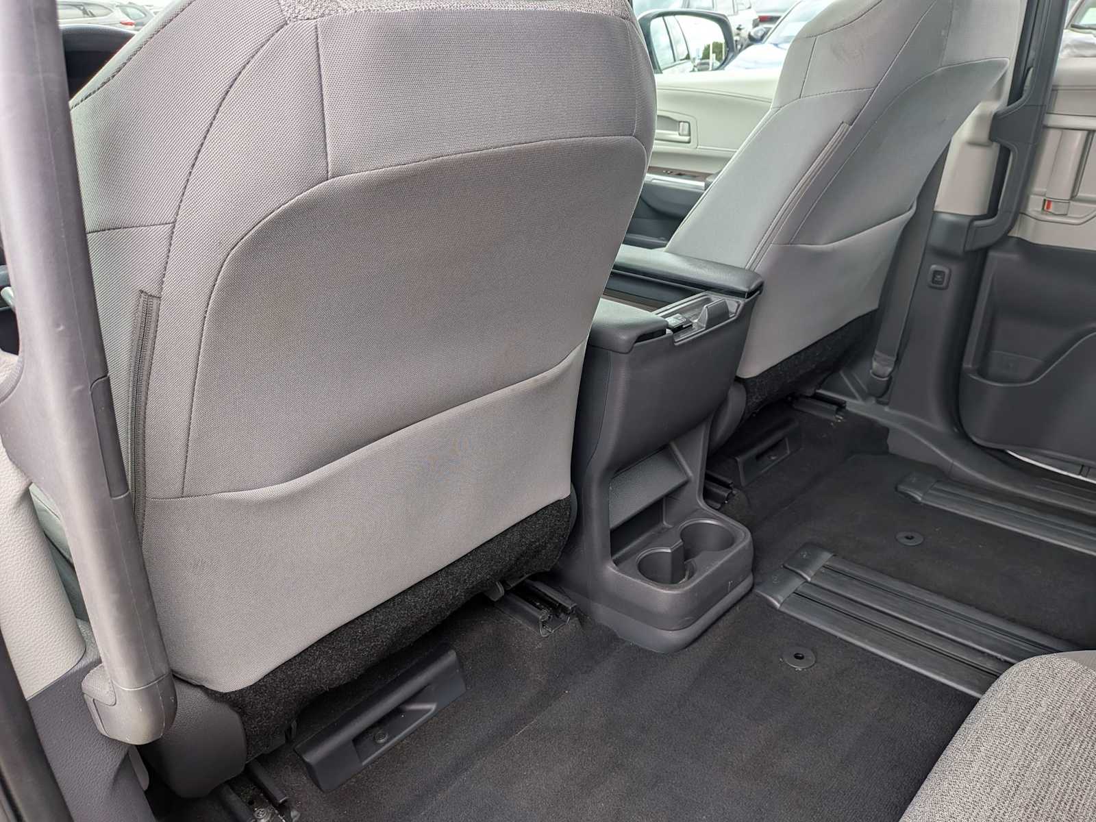 Thumbnail: 2021 Toyota Sienna - 16