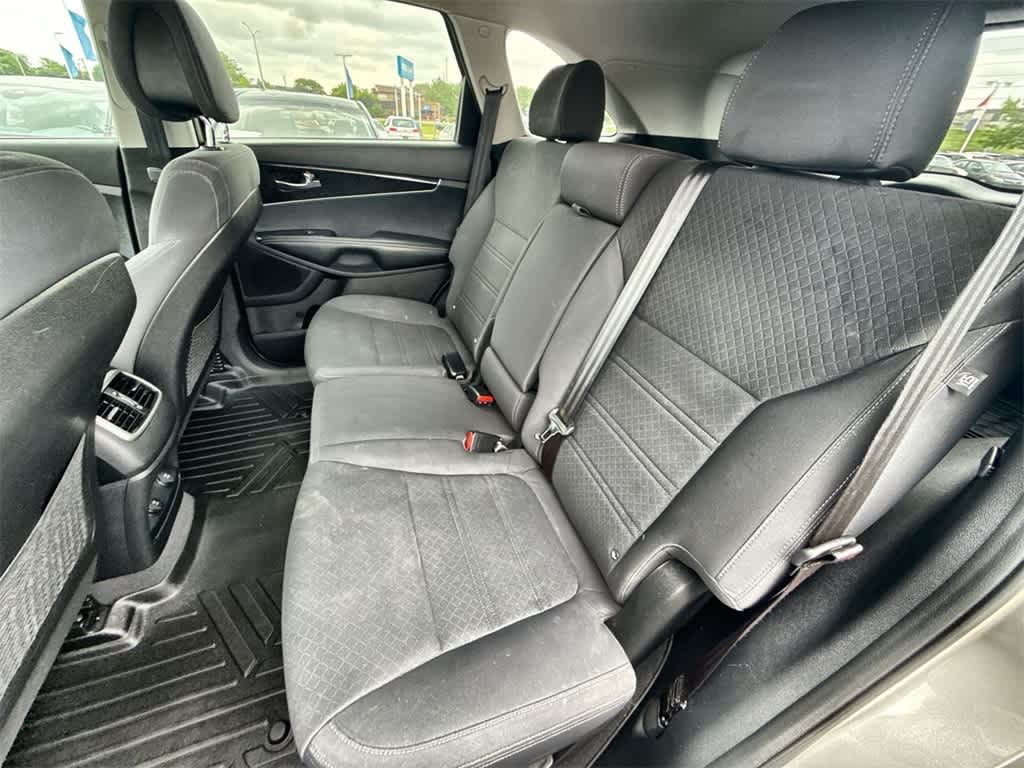 2016 Kia Sorento LX 18
