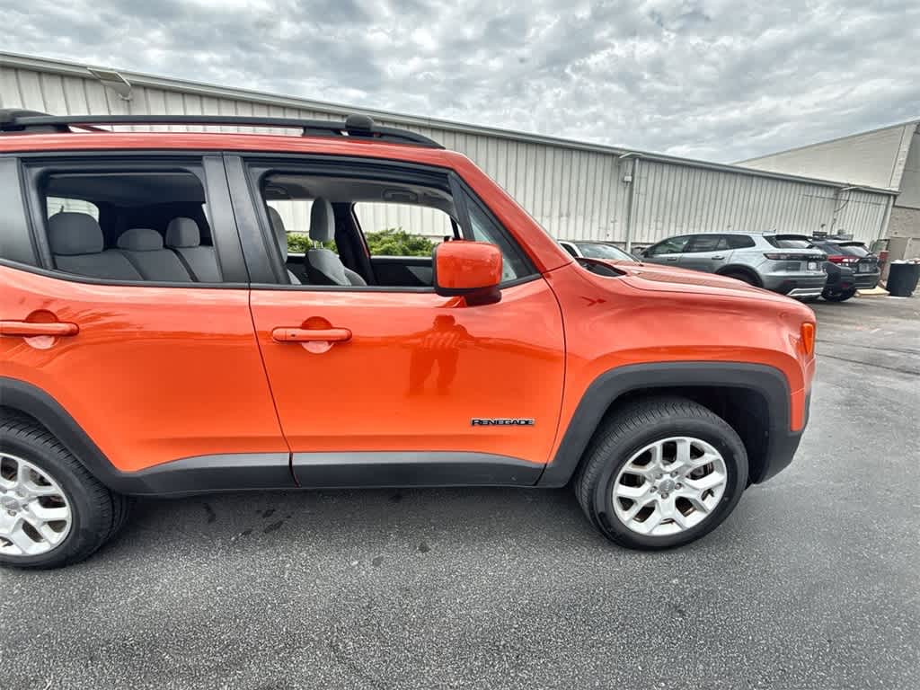 Thumbnail: 2017 Jeep Renegade - 8