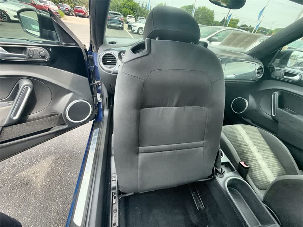 2012 Volkswagen Beetle  17