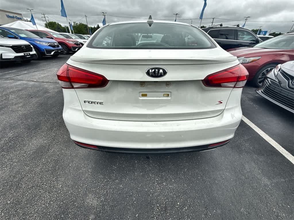 Thumbnail: 2017 Kia Forte - 12
