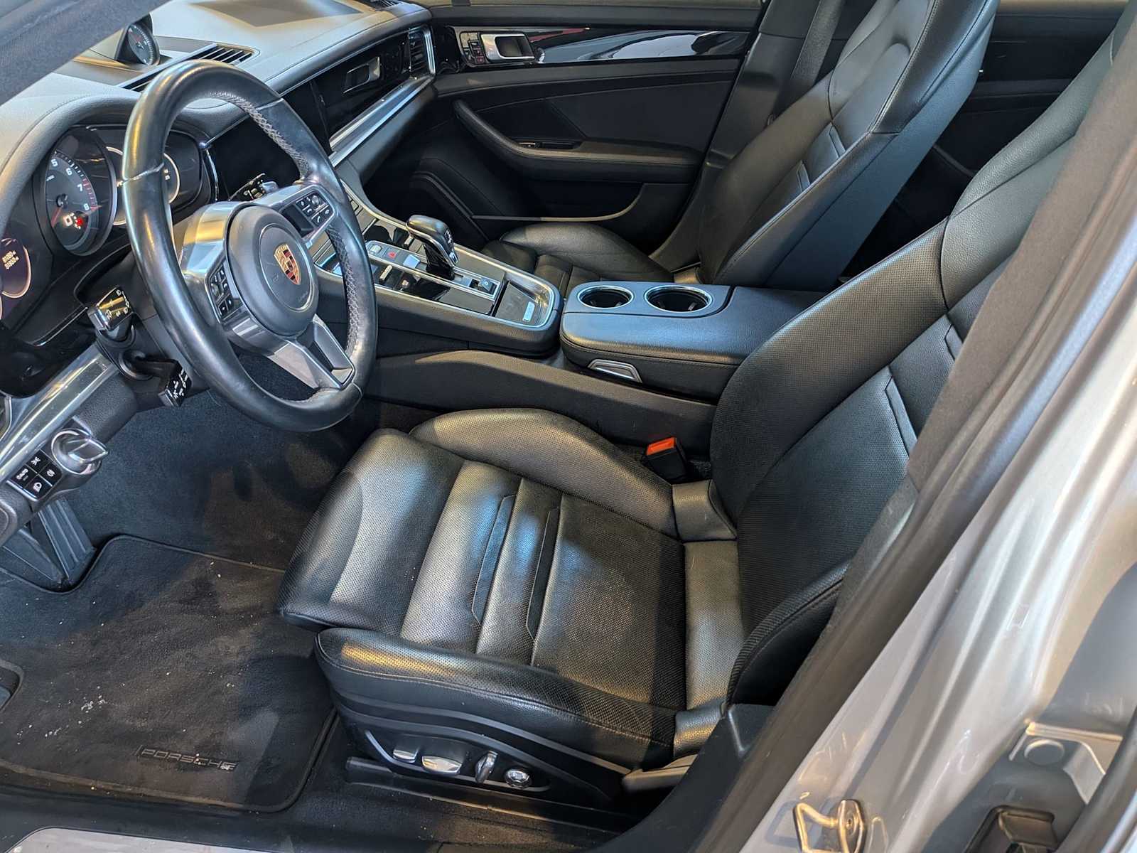 Thumbnail: 2017 Porsche Panamera - 15